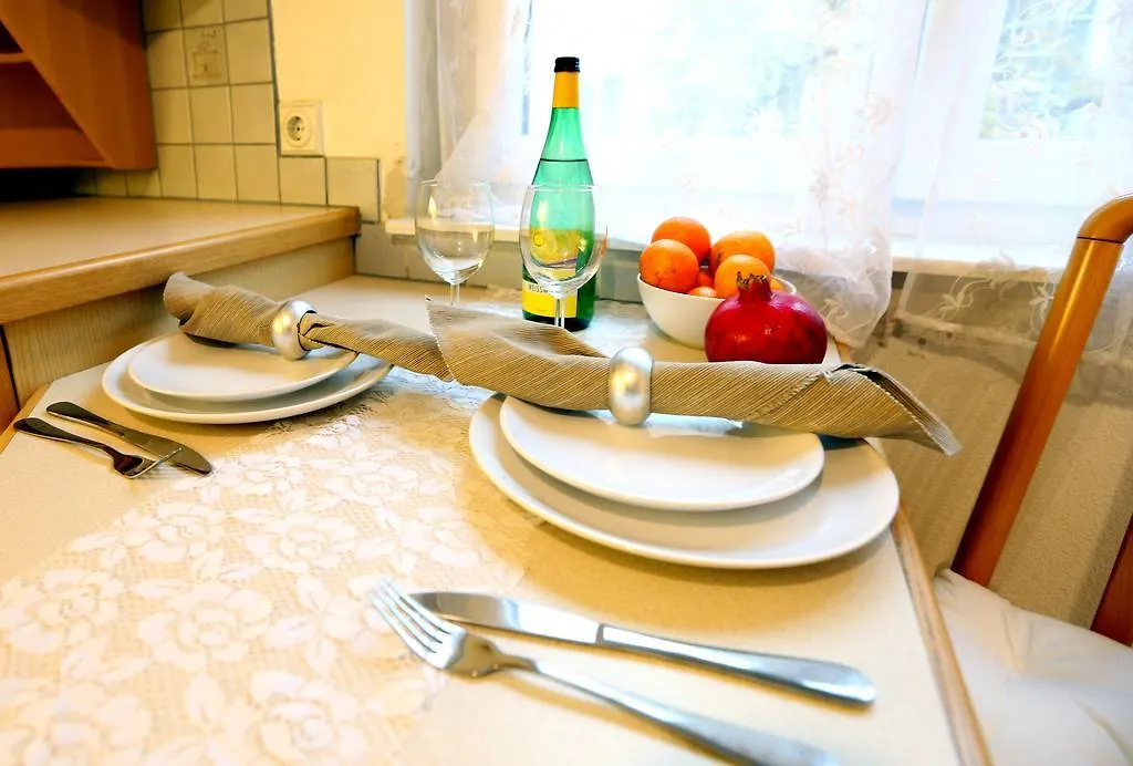 Family Apartment Am Roter Hof Vienna