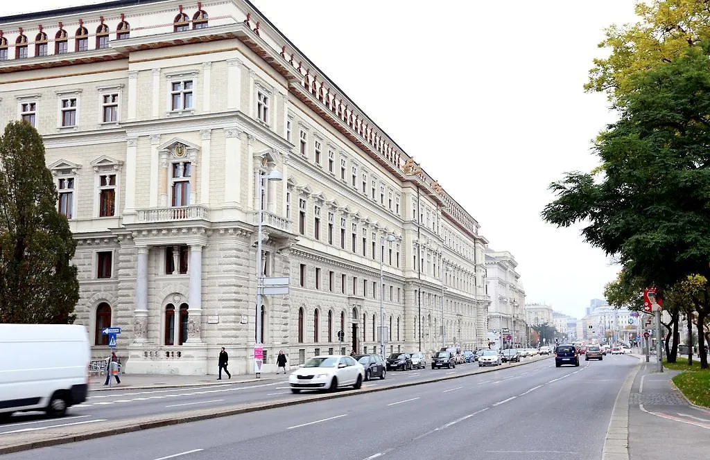 Family Apartment Am Roter Hof Vienna