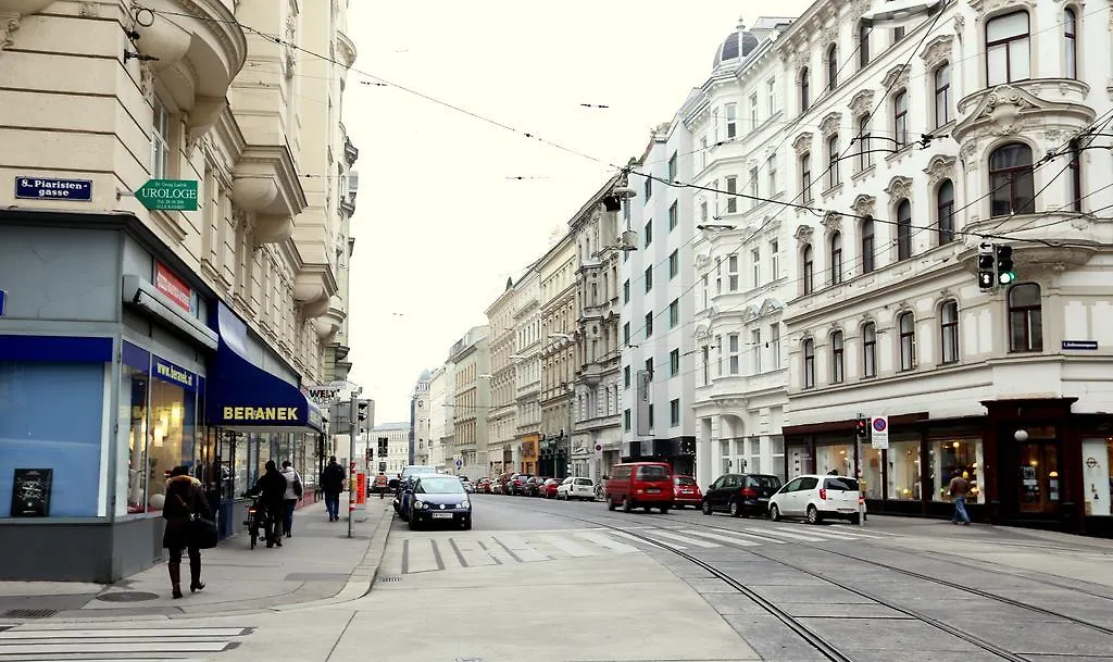 Family Apartment Am Roter Hof Wien 0*,  Østrig