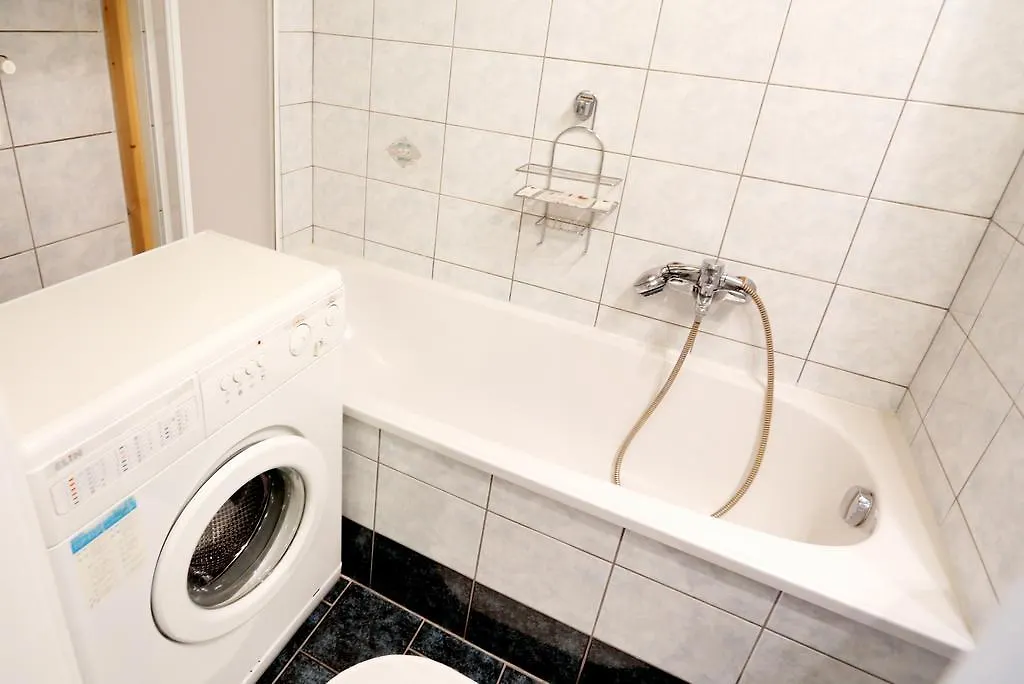 Family Apartment Am Roter Hof Vienna