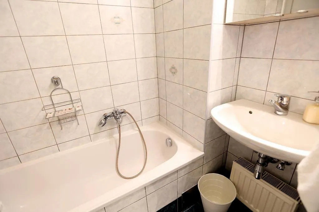 Family Apartment Am Roter Hof Vienna Austria