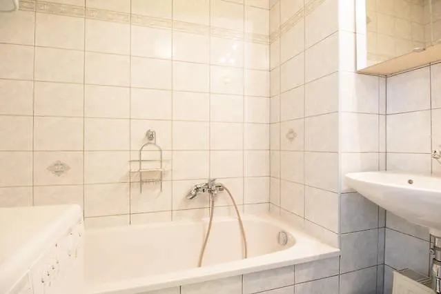 Family Apartment Am Roter Hof Vienna 0*,  Austria