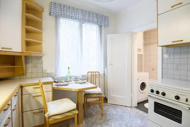 Family Apartment Am Roter Hof Vienna